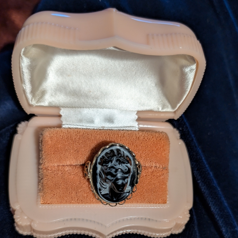 Raised Molded Cameo Ring